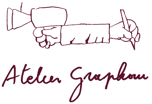 Depuis ses débuts l'Atelier Graphoui n'a cessé d'évoluer tout au long de ses 40 ans d'existence en associant films d'auteur, d'atelier et de commande.<br class='autobr' width='500' height='342' />
L'Atelier Graphoui est avant tout un laboratoire audiovisuel ouvert à l'expérimentation et à la recherche cinématographique, s'inscrivant dans une démarche de partage d'outils, de méthodologies et d'expériences. Depuis ses débuts, l'Atelier Graphoui a utilisé l'animation pour interroger le réel et le cinéma. C'est de cette pratique fondatrice que nous tenons nos champs d'expérimentation privilégiés : l'image par image est une exploration permanente de la frontière entre l'expression graphique et le mouvement. Le son est abordé comme un puissant levier sensoriel et dramaturgique.<br class='autobr' />
L'Atelier Graphoui est aussi un véritable lieu d'accueil : lumineux et spacieux, avec un studio d'animation, un atelier multifonctionnel, un studio de création sonore, deux studios de montage, un bureau de production et une salle de mixage. L'espace nous permet d'héberger plusieurs projets en même temps, ce qui augmente les possibilités d'échange, d'interaction, de ‘pollinisation' entre auteur.e.s et projets.<br class='autobr' />
https://graphoui.org/
